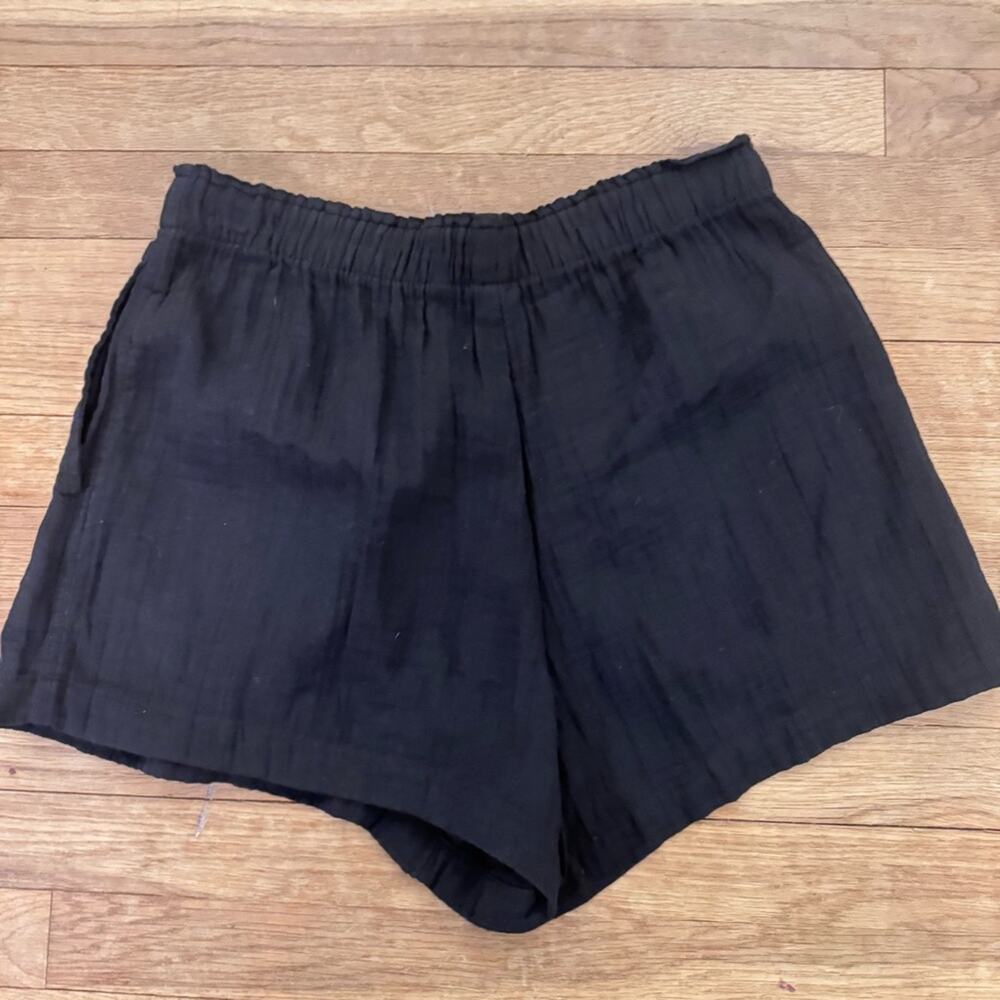 Gap black elastic waist high-rise lounge shorts size medium M
b71 - Picture 5 of 5